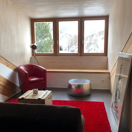 Loft 100m2, Im Oekohaus In Susch